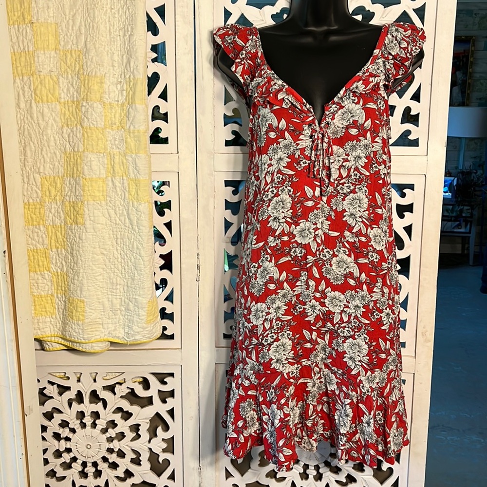 American Eagle Outfitters- adorable floral summer dress ! Size s/p